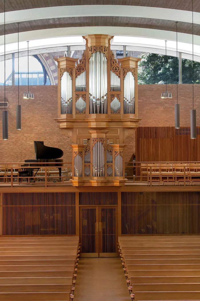 Opus 10 in the gallery of First Lutheran Church, Boston: a white oak organ case with a Rückpositive below the main case.